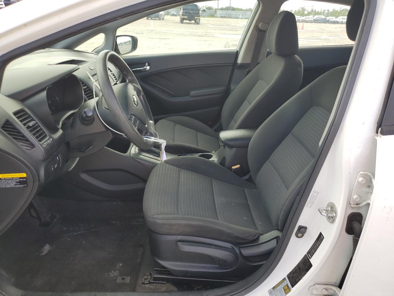 2015 Kia Forte - Image 7