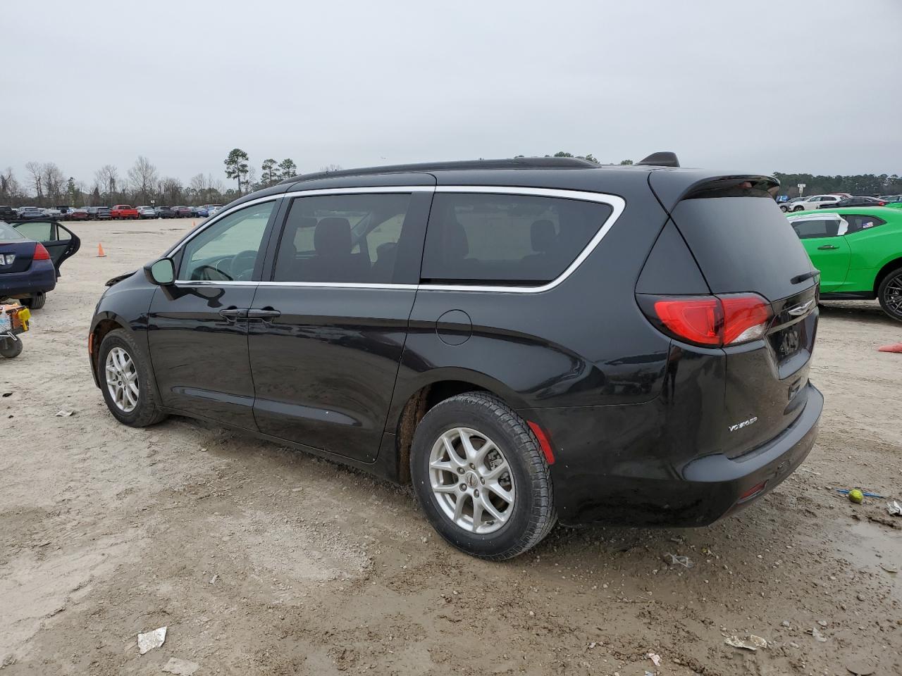 2021 Chrysler Voyager - Image 2