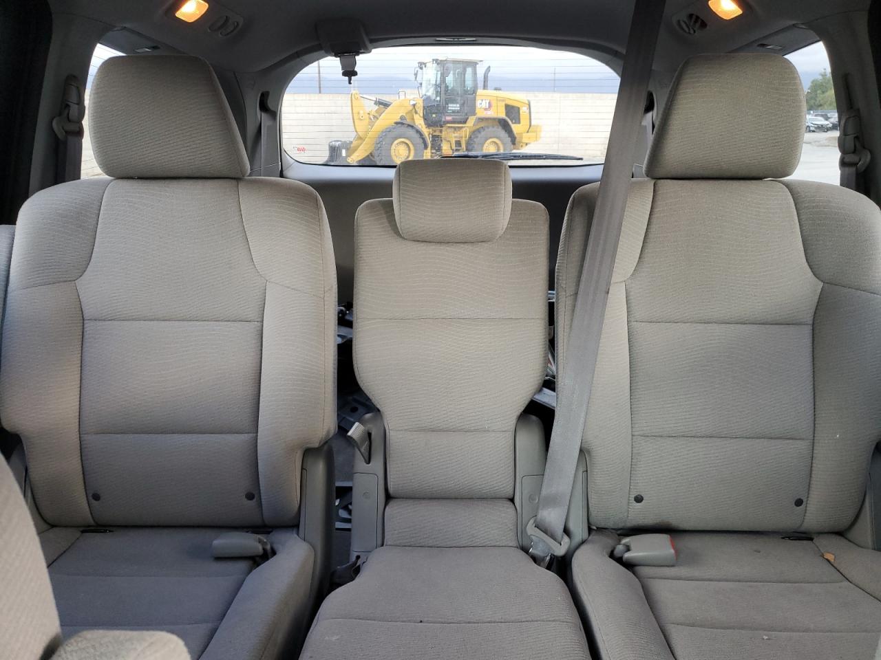 2012 Honda Odyssey - Image 10