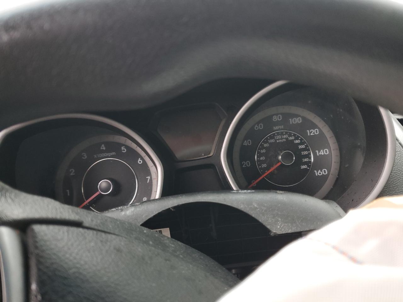 2015 Hyundai Elantra - Image 9