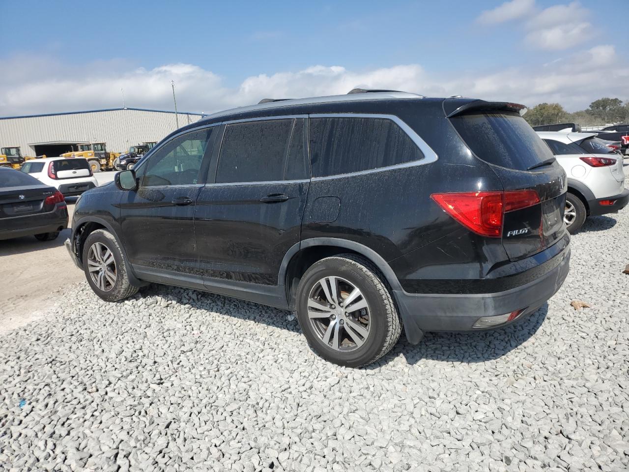 2016 Honda Pilot - Image 2