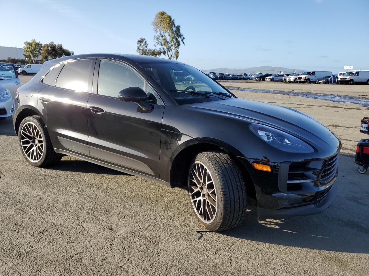 2021 Porsche Macan - Image 4