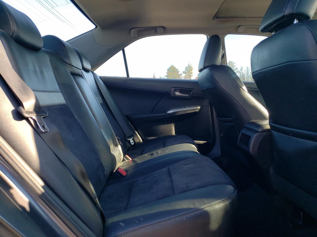 2012 Toyota Camry - Image 10