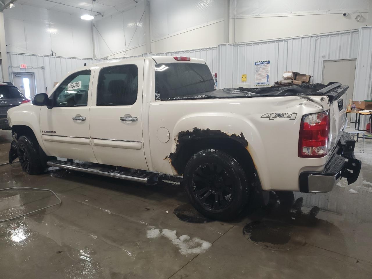 2009 GMC Sierra - Image 2