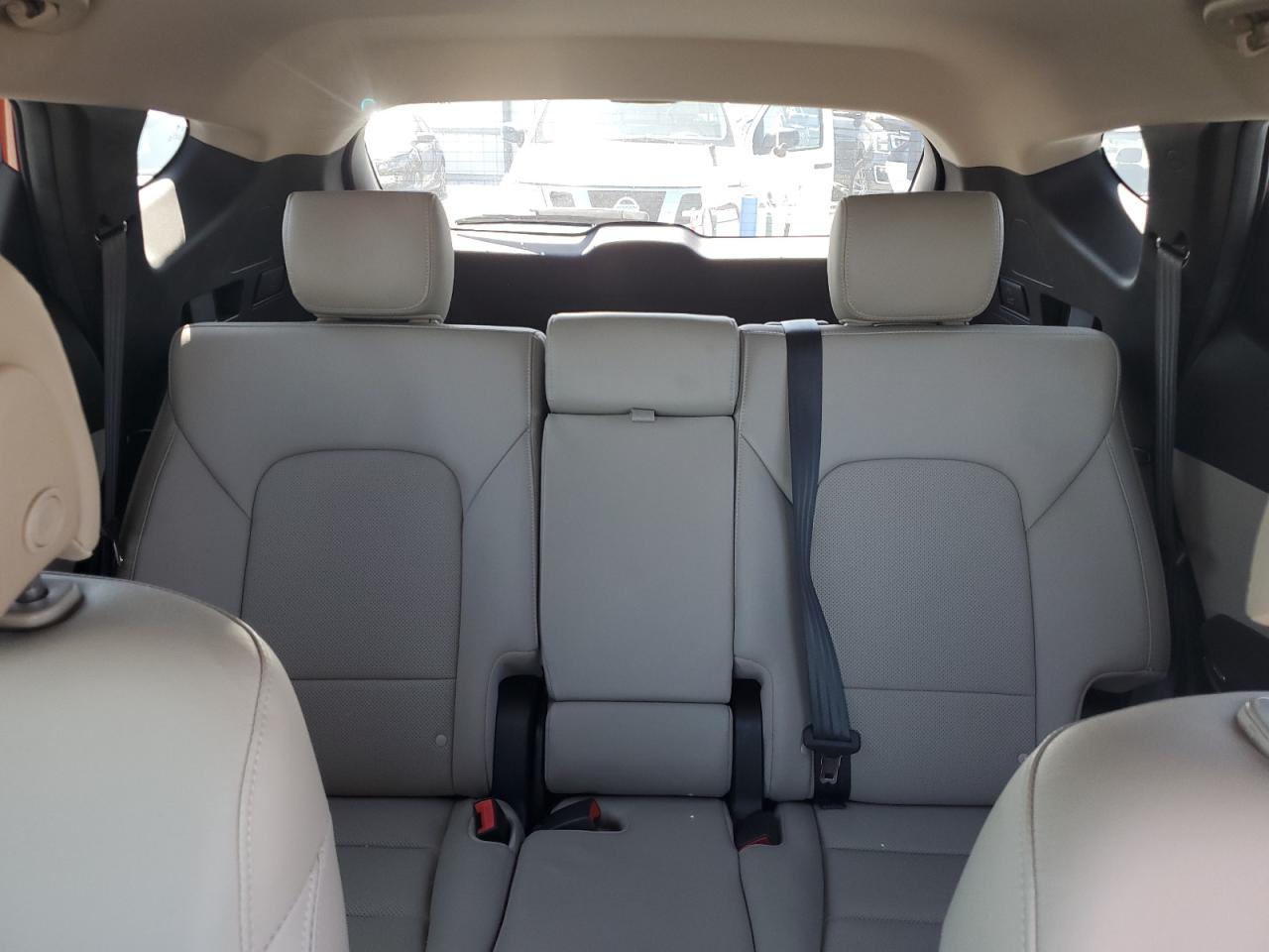 2017 Hyundai Santa Fe - Image 10