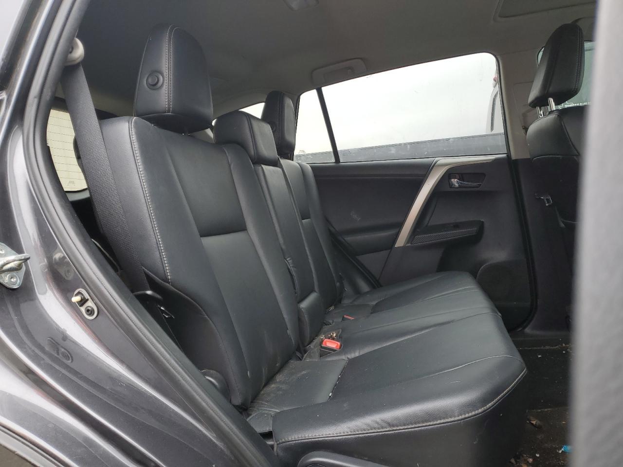 2015 Toyota RAV 4 - Image 11
