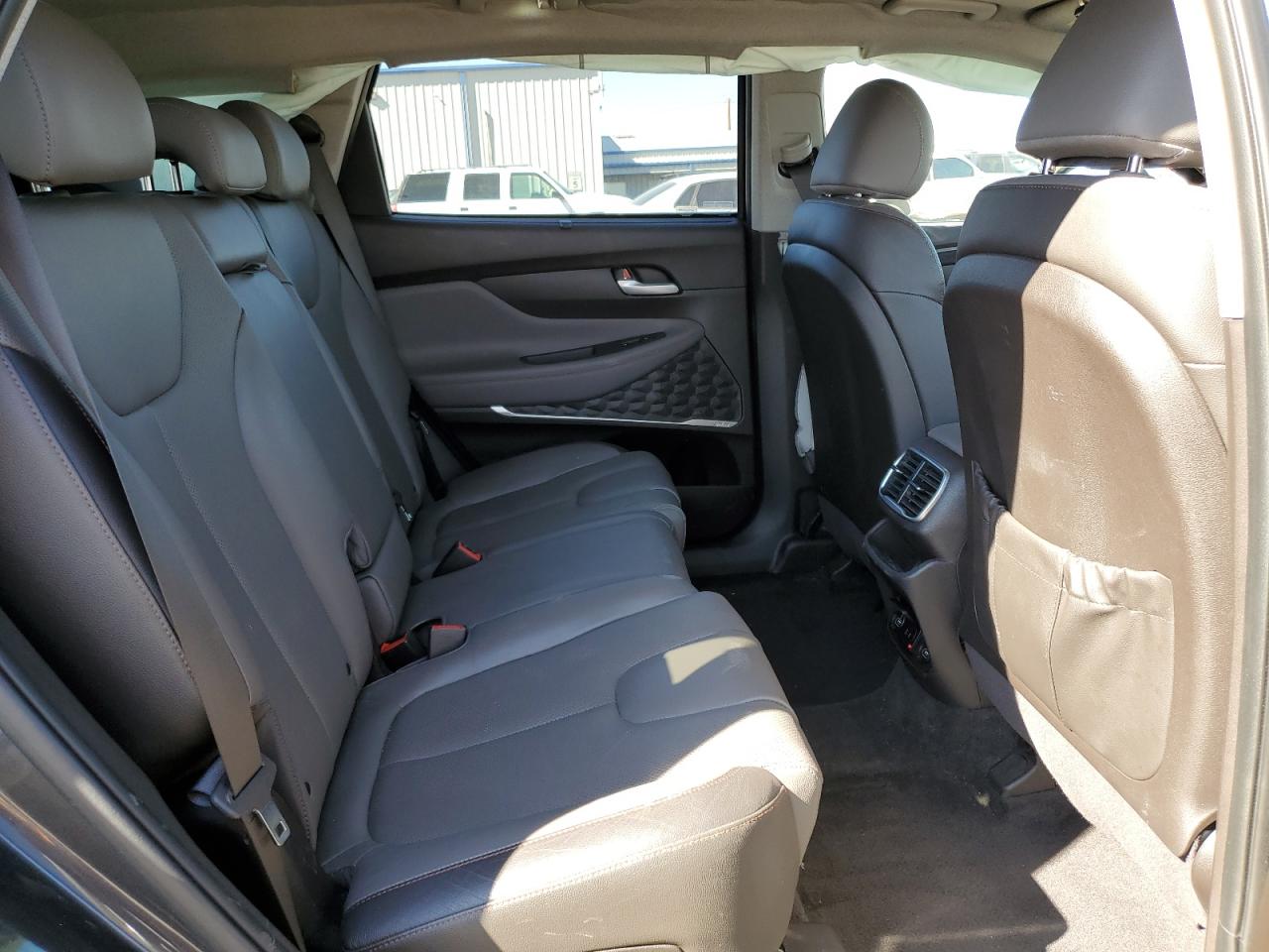 2020 Hyundai Santa Fe - Image 11