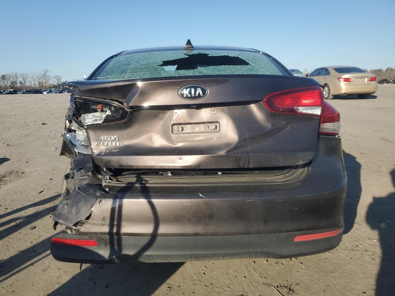 2018 Kia Forte - Image 6