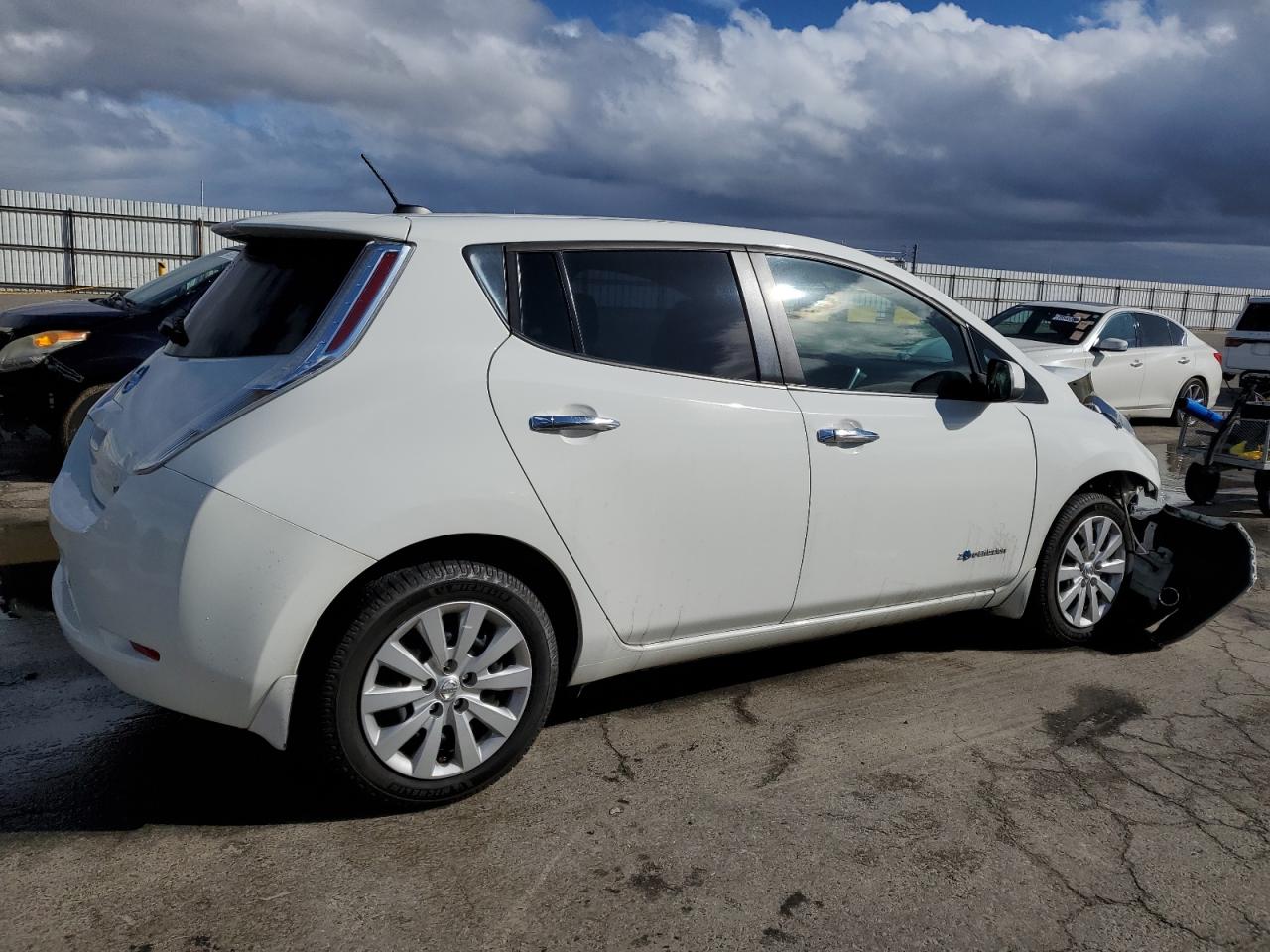 2016 Nissan Leaf - Image 3