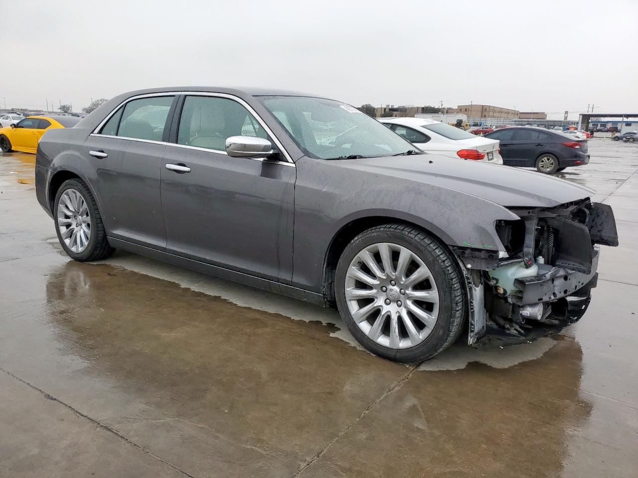 2014 Chrysler 300 - Image 4