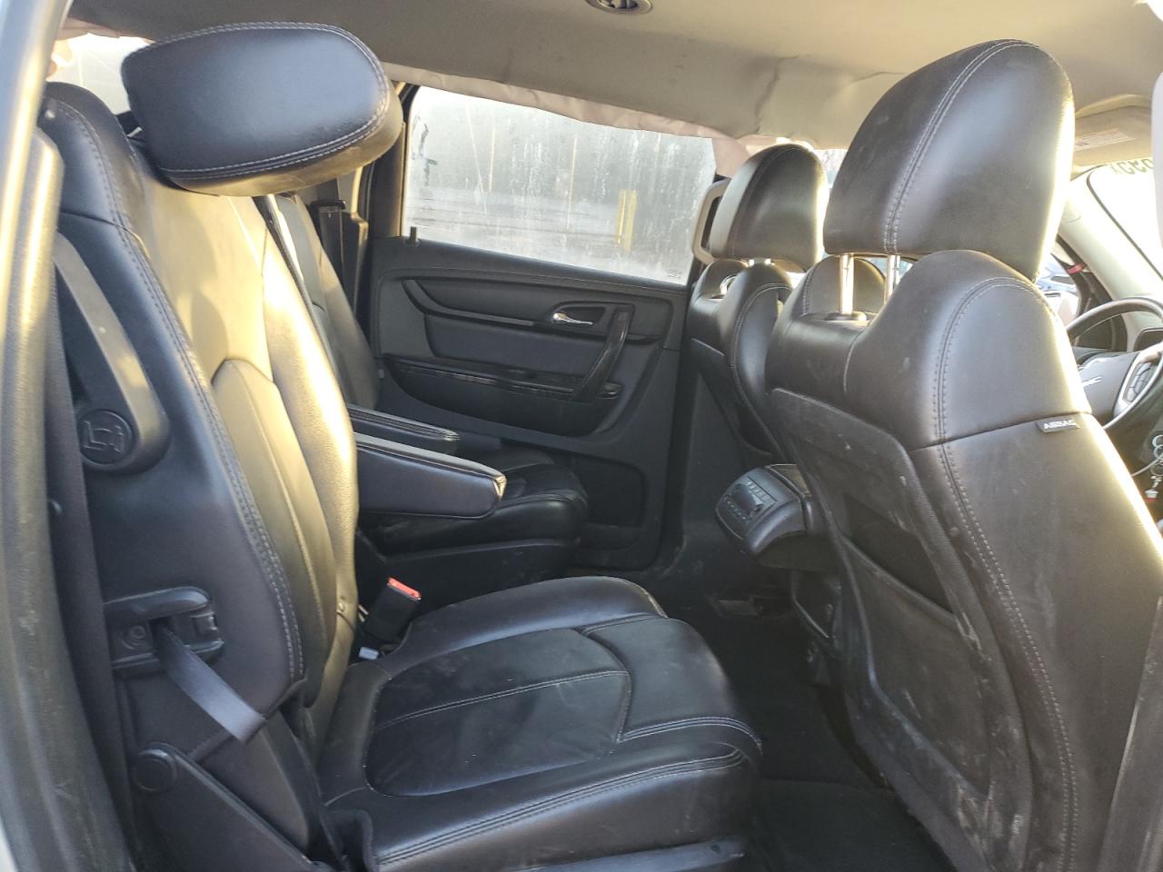 2017 GMC Acadia - Image 11
