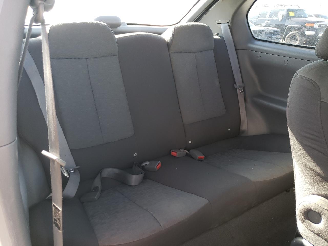 2005 Hyundai Accent - Image 10