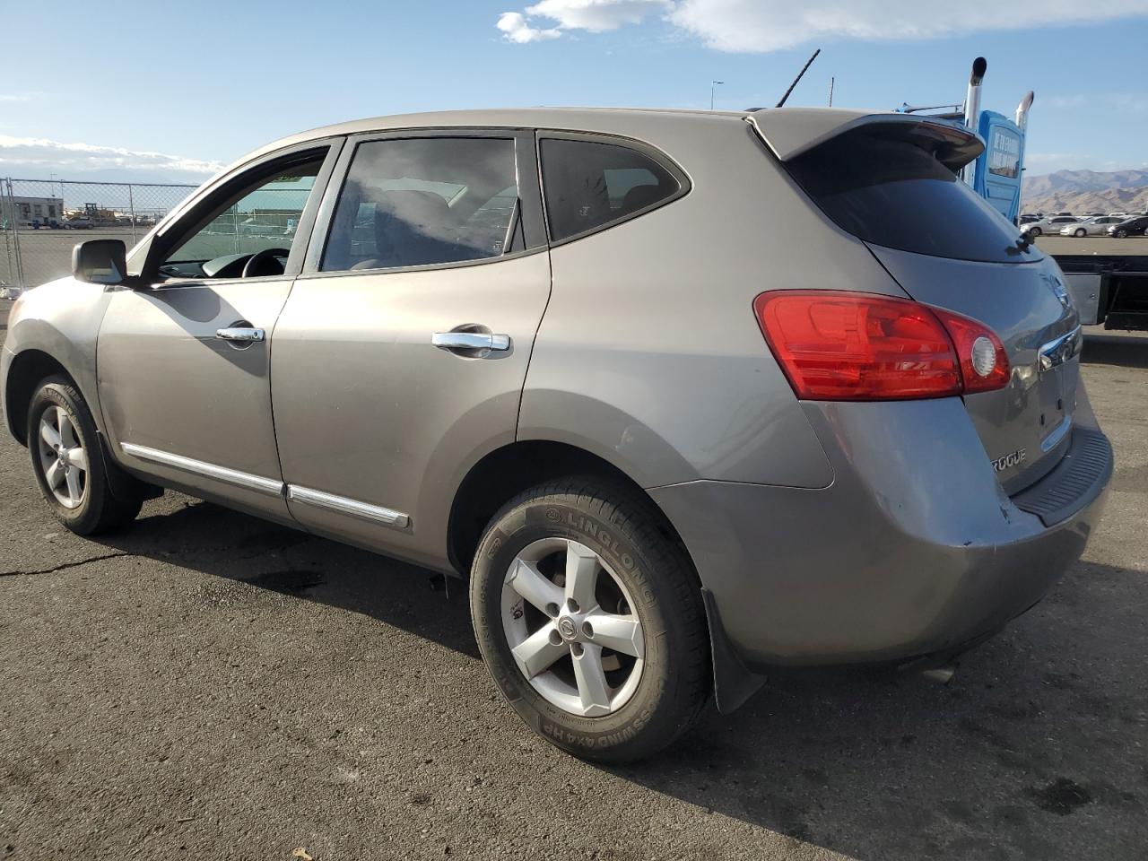 2013 Nissan Rogue - Image 2