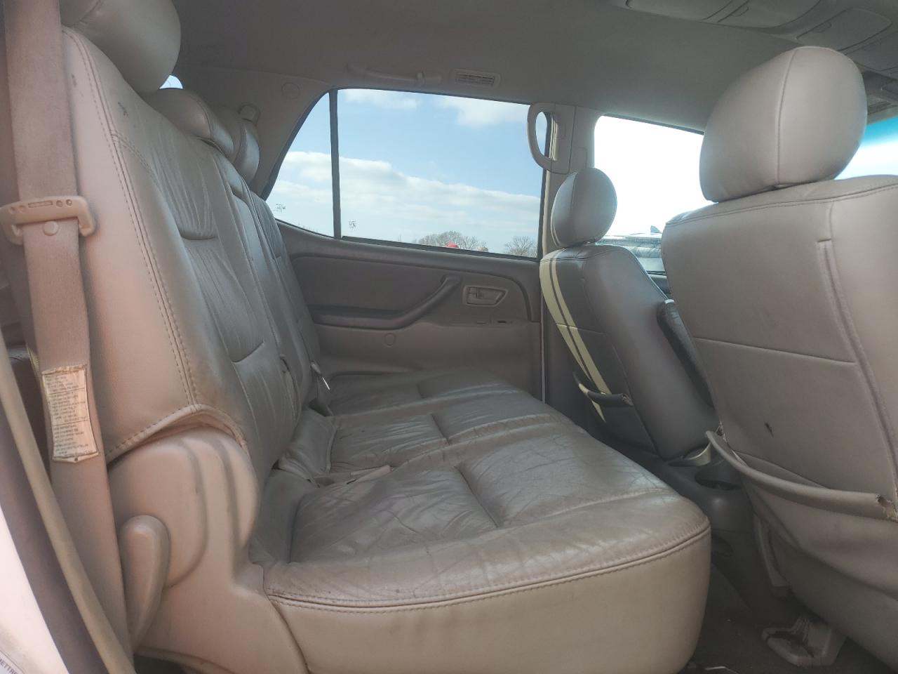 2006 Toyota Sequoia - Image 11