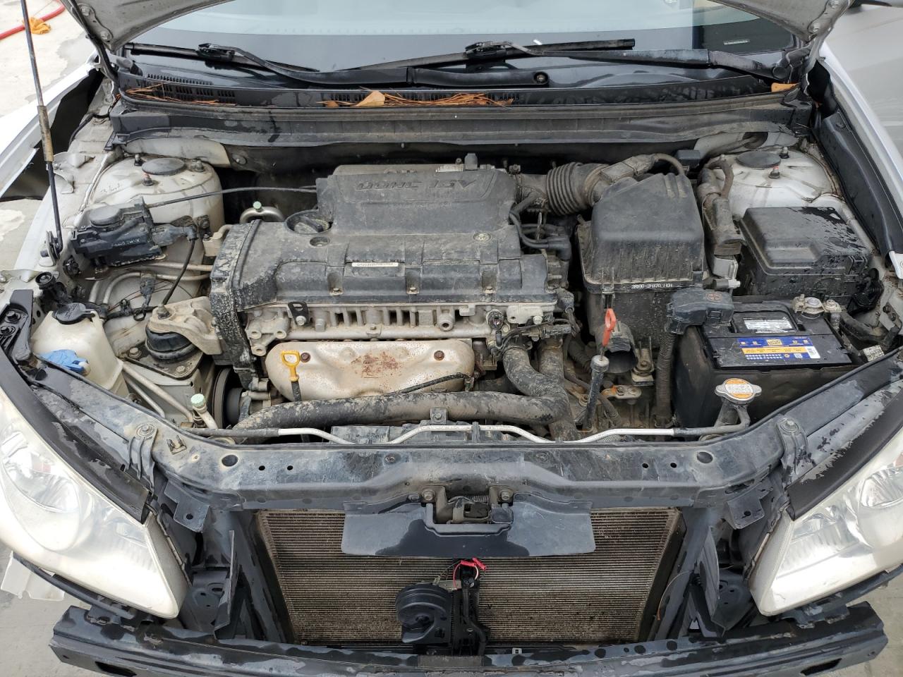 2010 Hyundai Elantra - Image 11