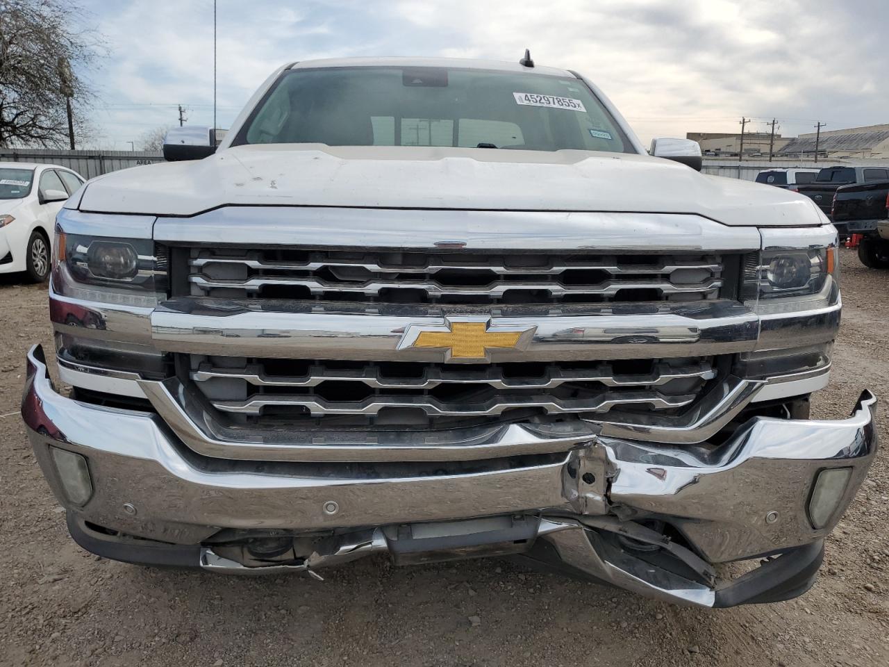 2016 Chevrolet Silverado - Image 5