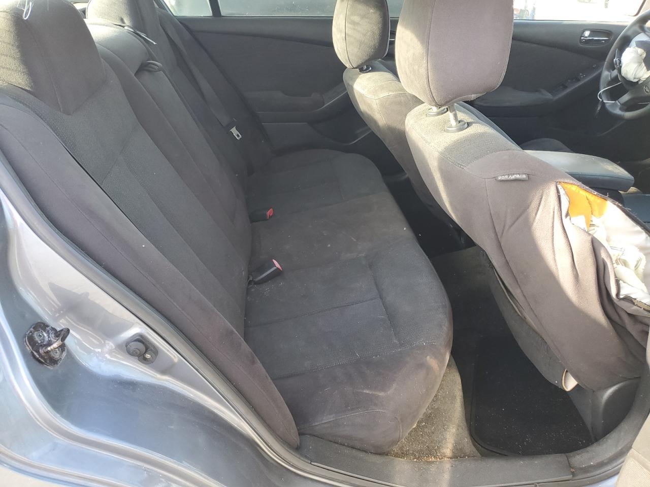 2010 Nissan Altima - Image 10