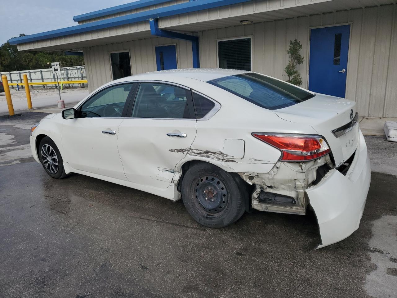 2014 Nissan Altima - Image 2