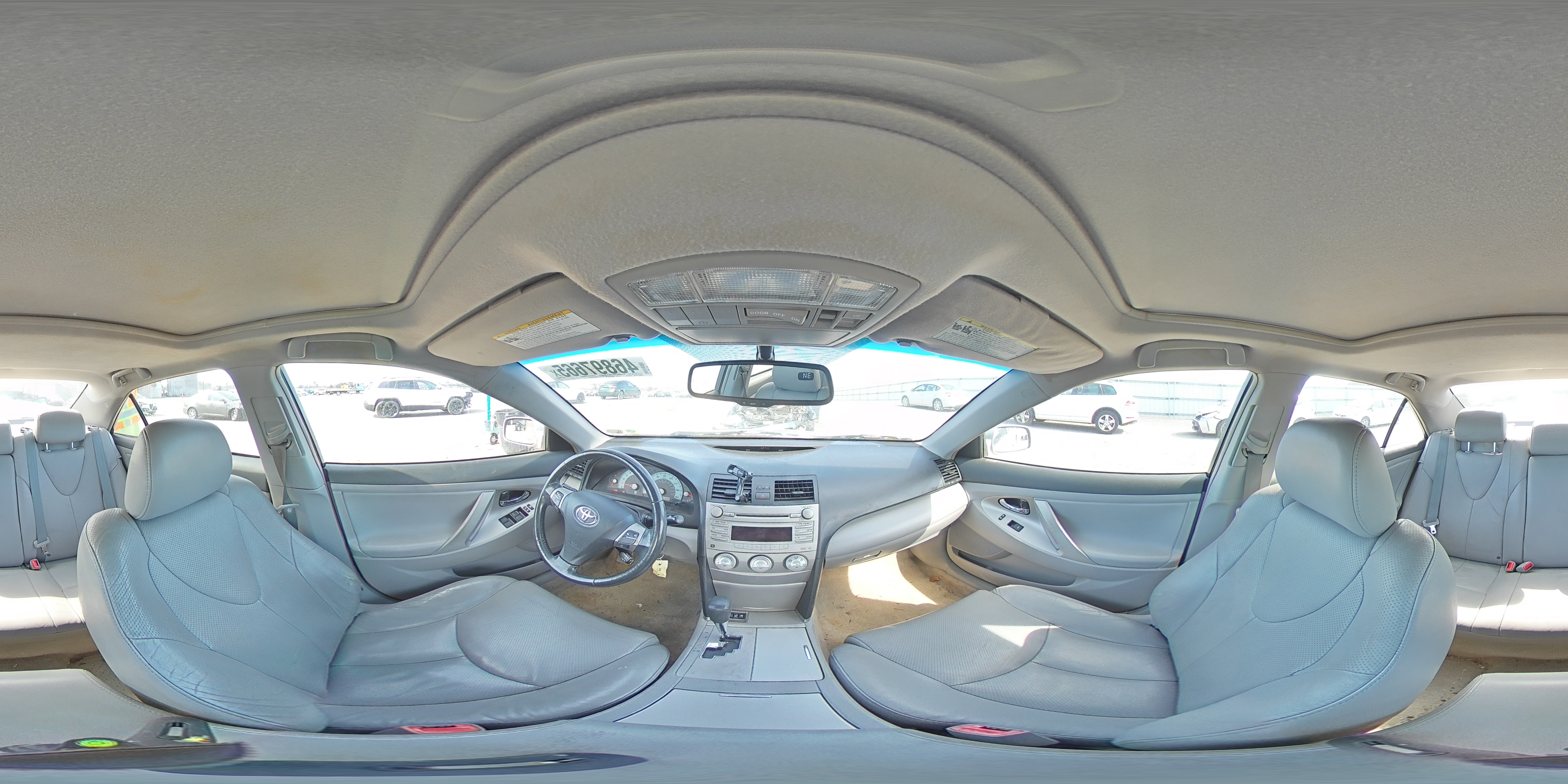 2010 Toyota Camry - Image 12
