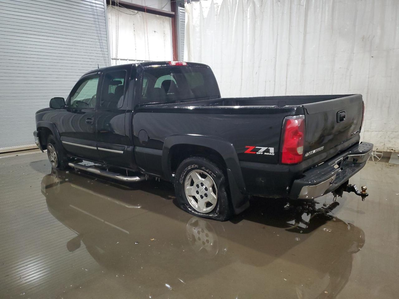 2004 Chevrolet Silverado - Image 2