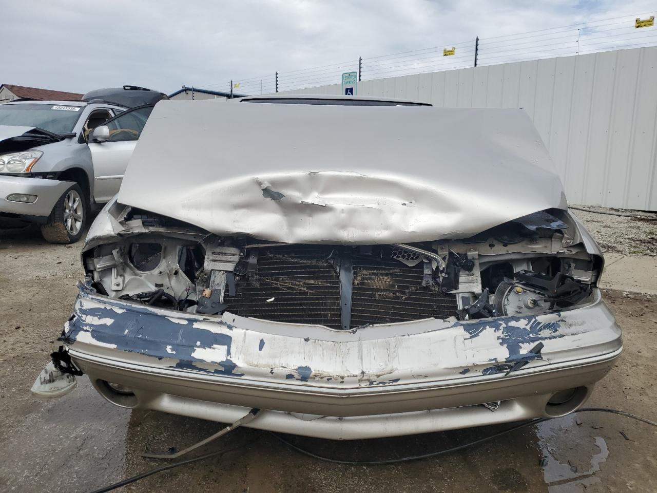 1997 Pontiac Bonneville - Image 5