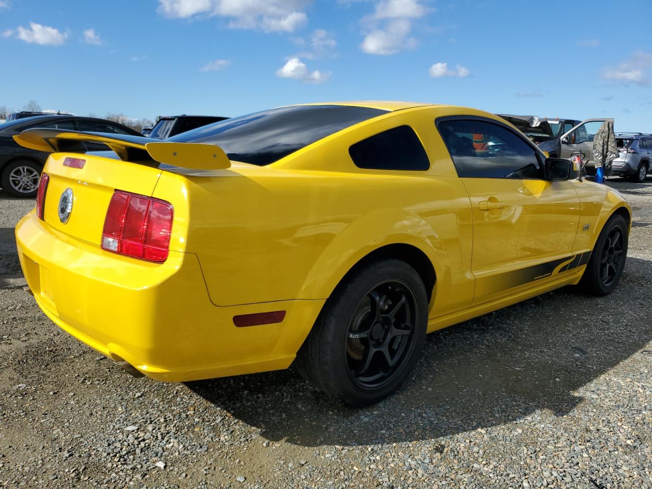 2005 Ford Mustang - Image 3