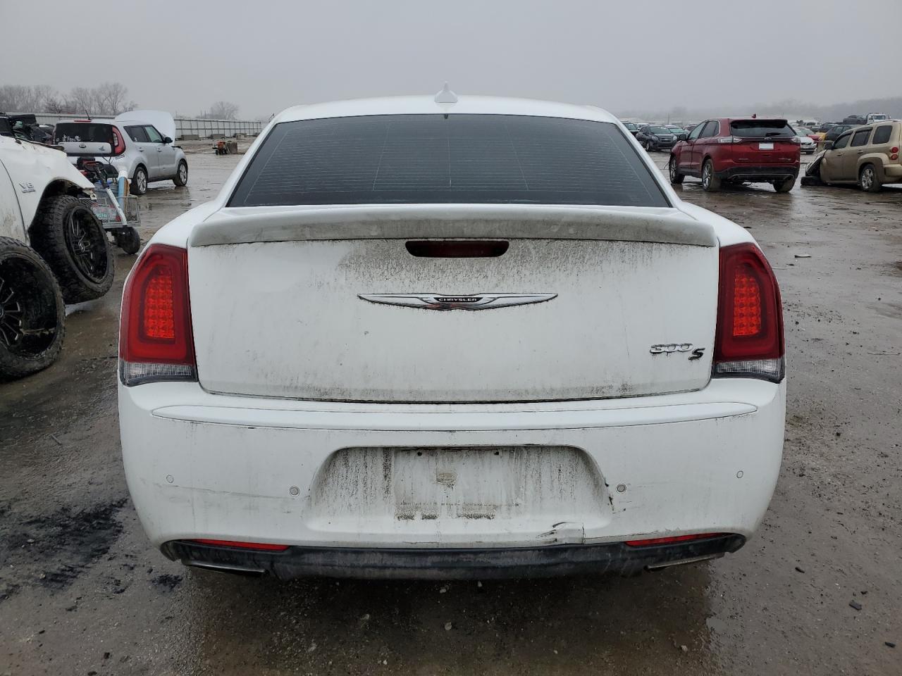 2018 Chrysler 300 - Image 6