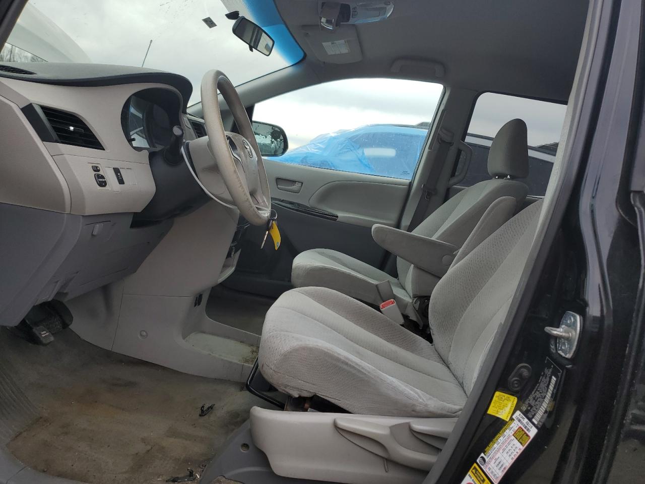 2012 Toyota Sienna - Image 7