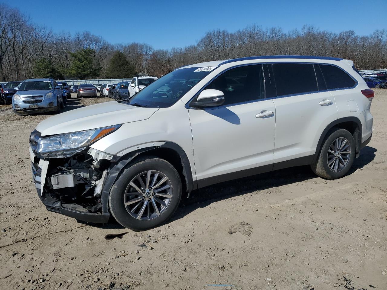 2019 Toyota Highlander - Image 1