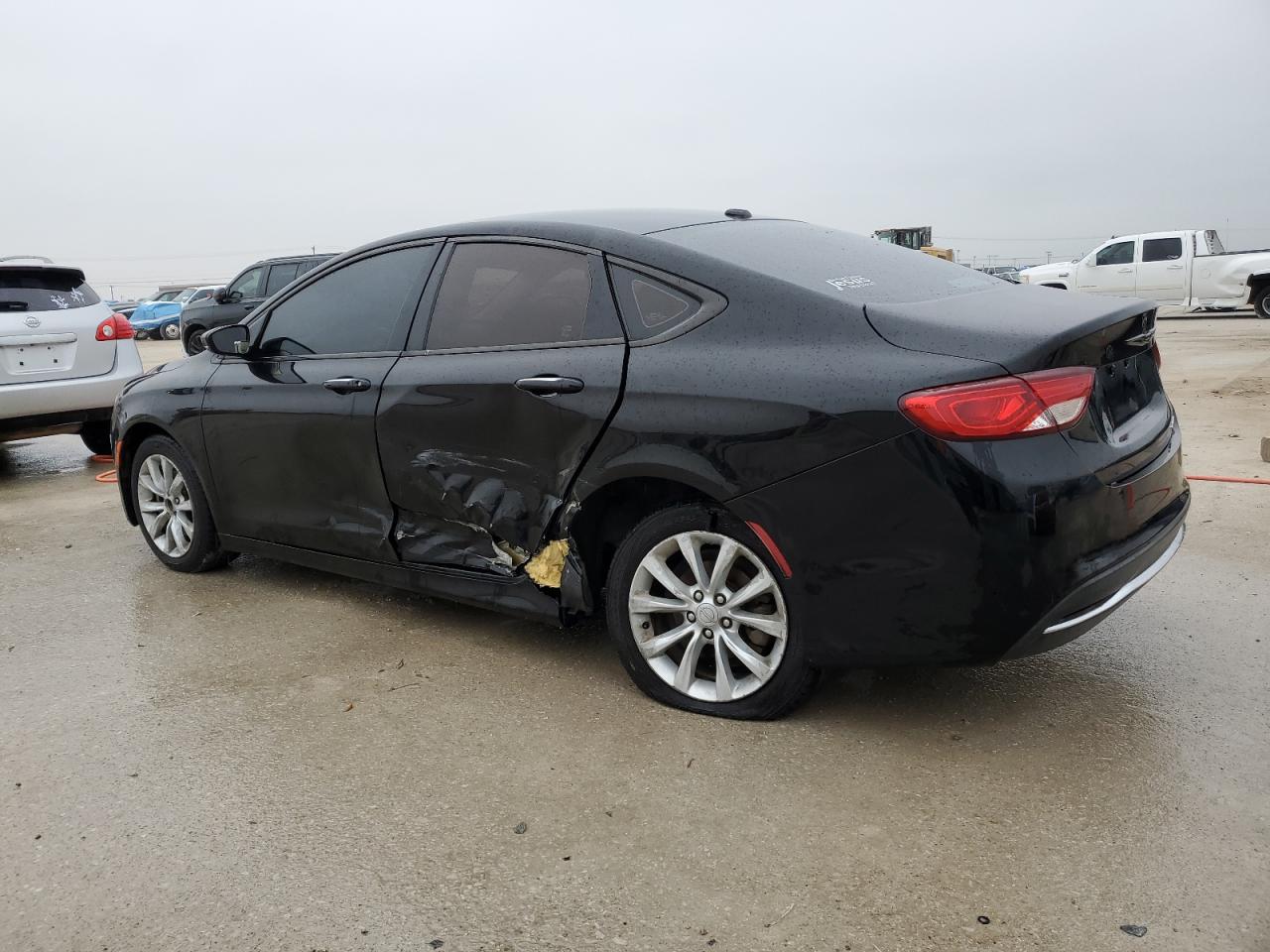 2015 Chrysler 200 - Image 2