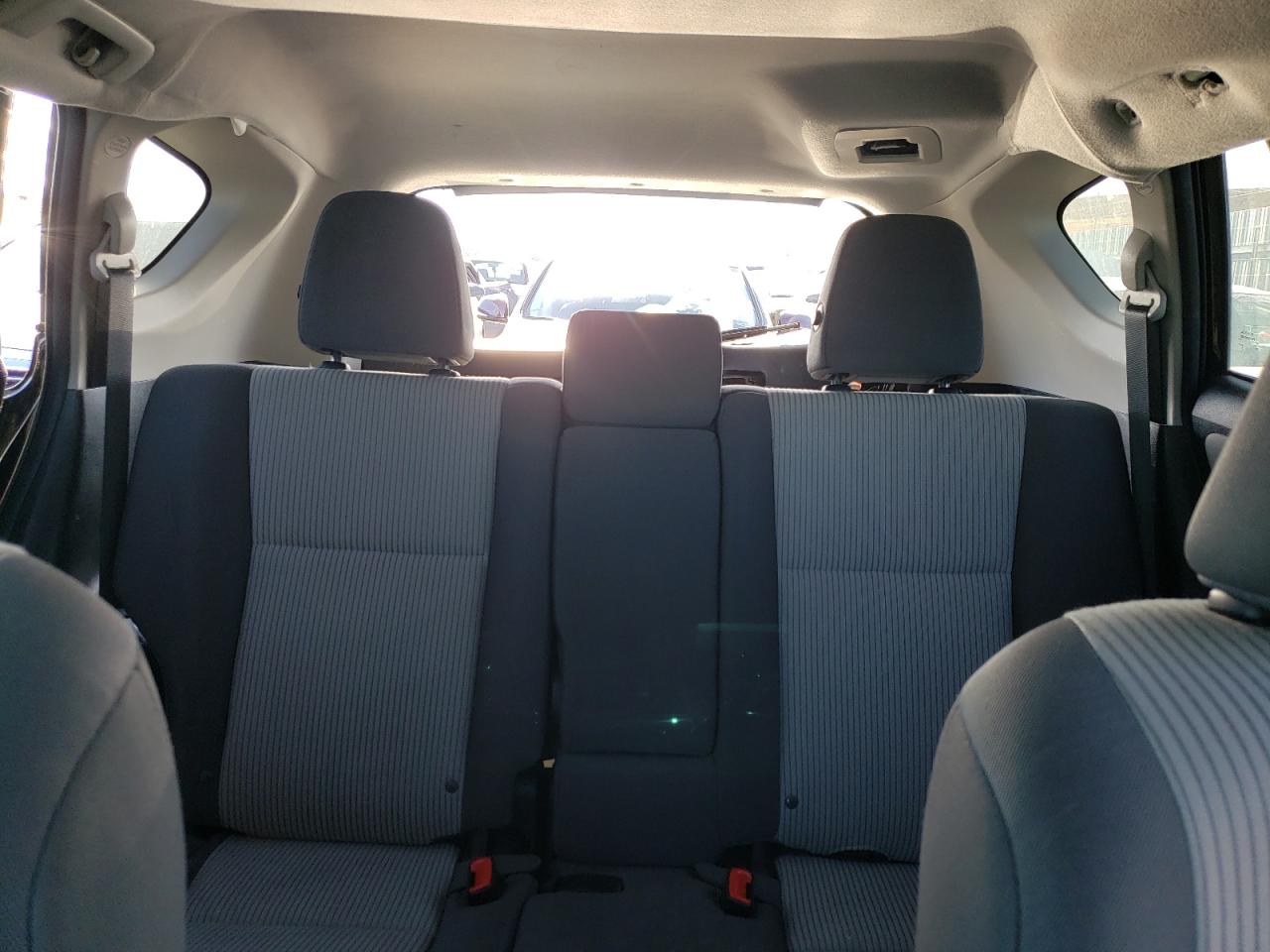 2015 Toyota RAV 4 - Image 10