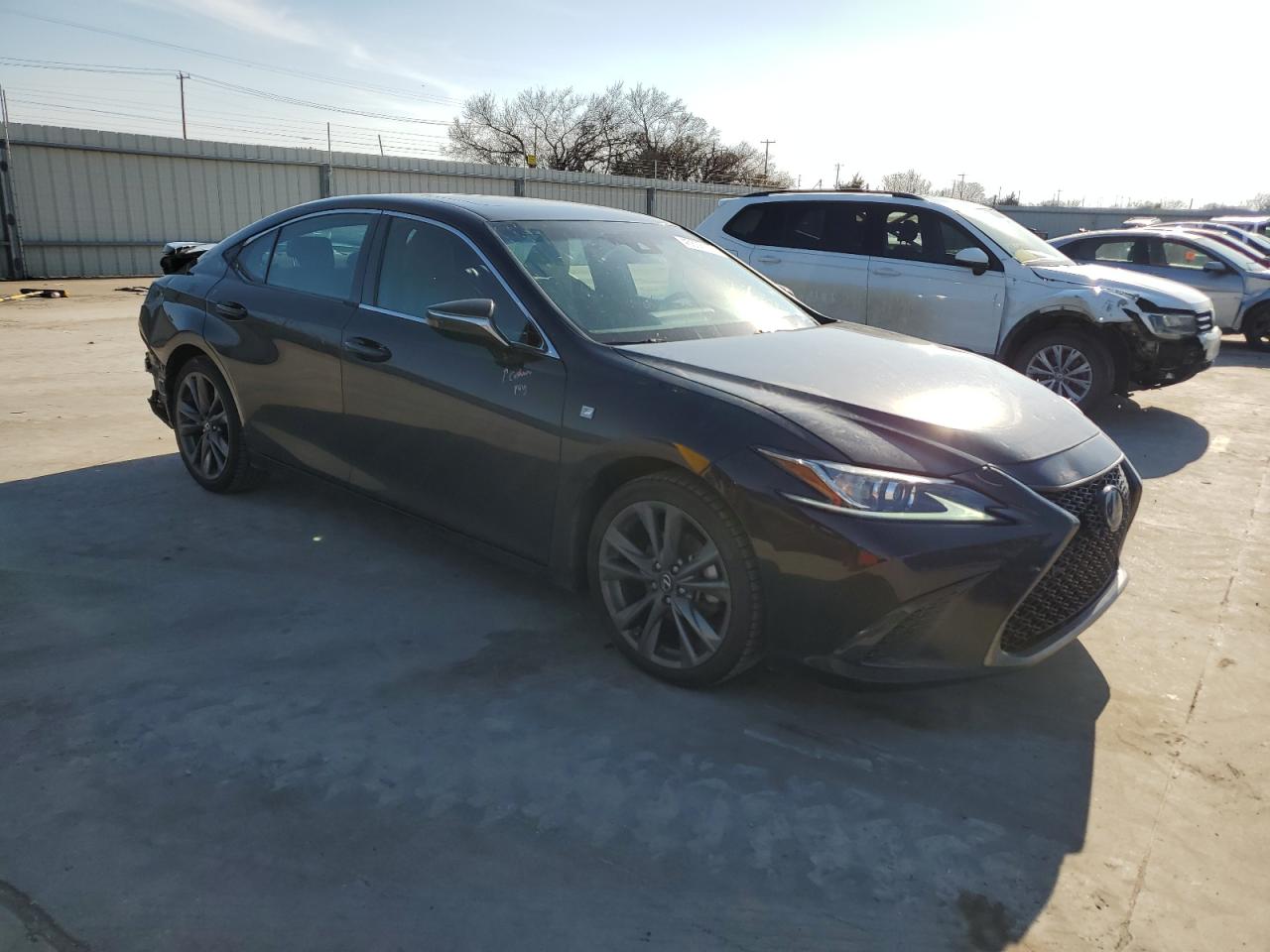 2019 Lexus ES - Image 4