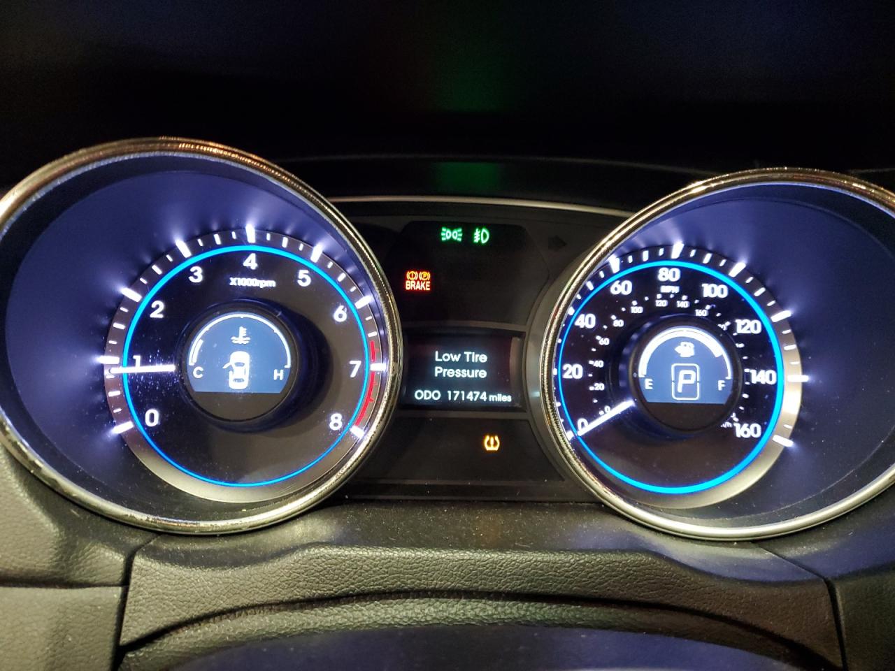 2011 Hyundai Sonata - Image 9