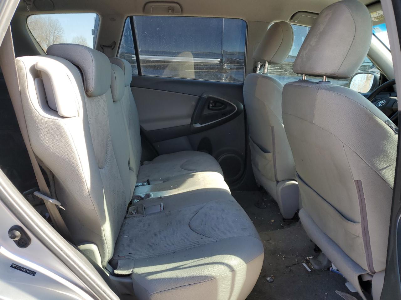 2010 Toyota RAV 4 - Image 11