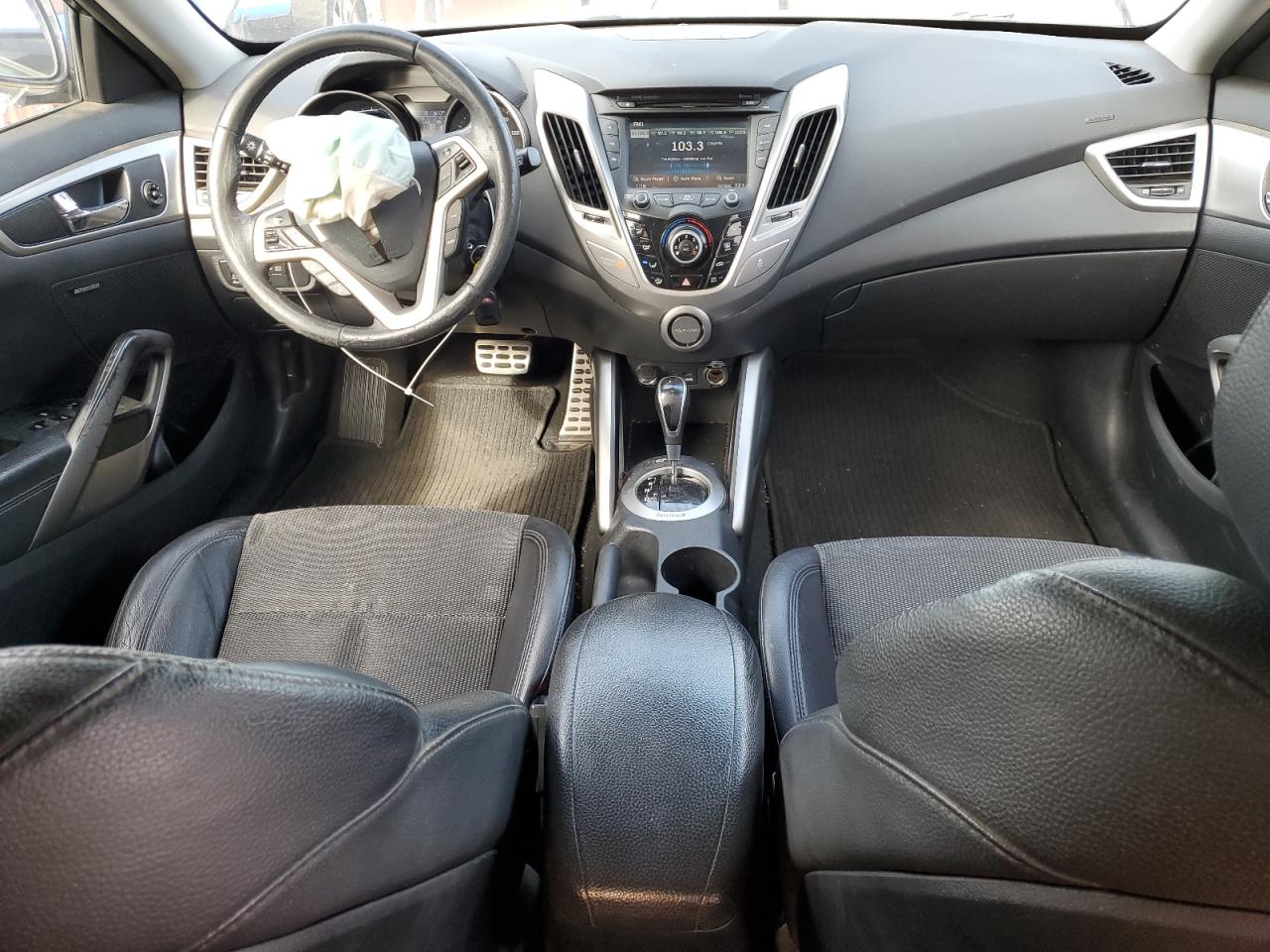 2013 Hyundai Veloster - Image 8