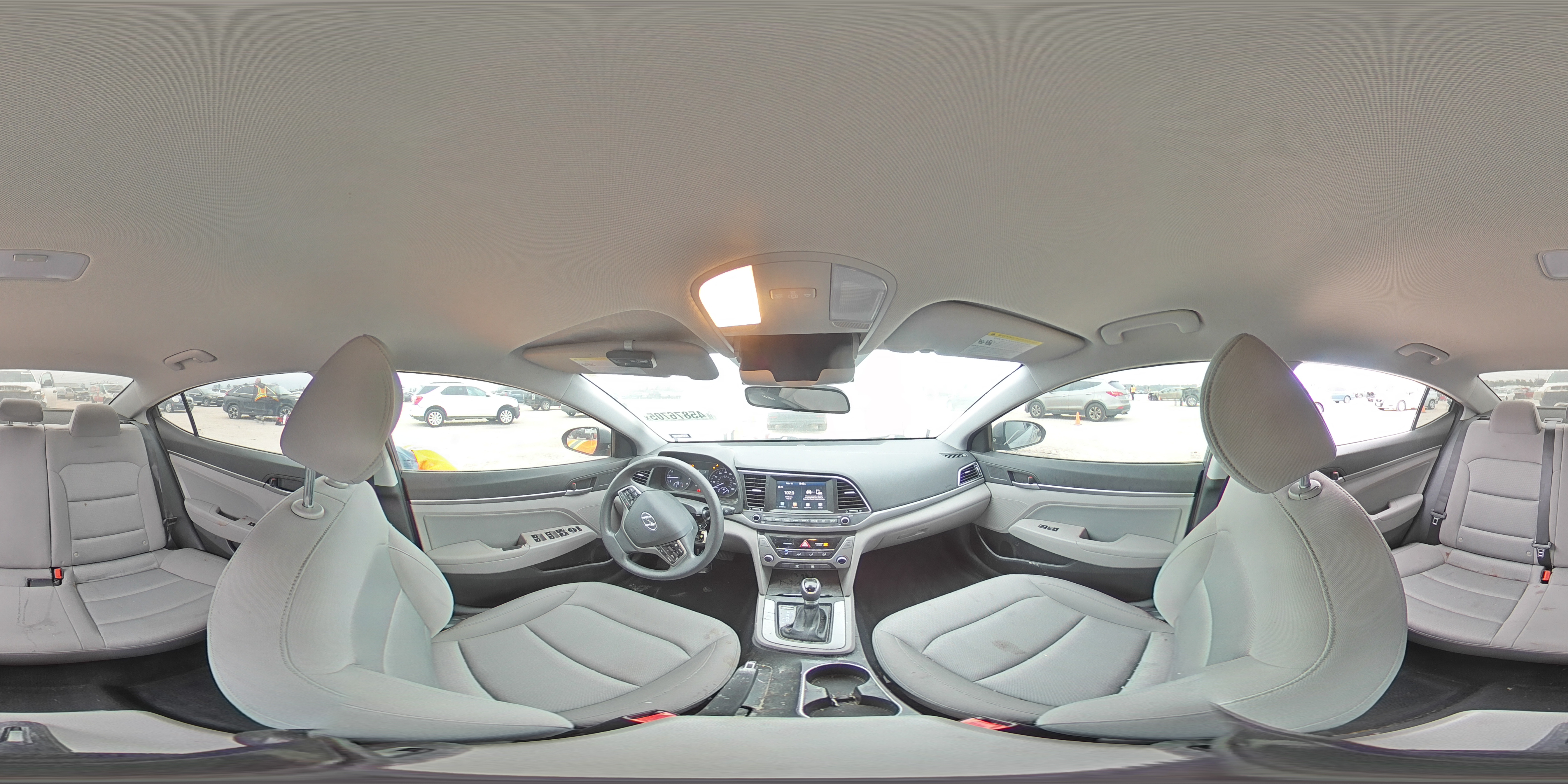 2018 Hyundai Elantra - Image 13