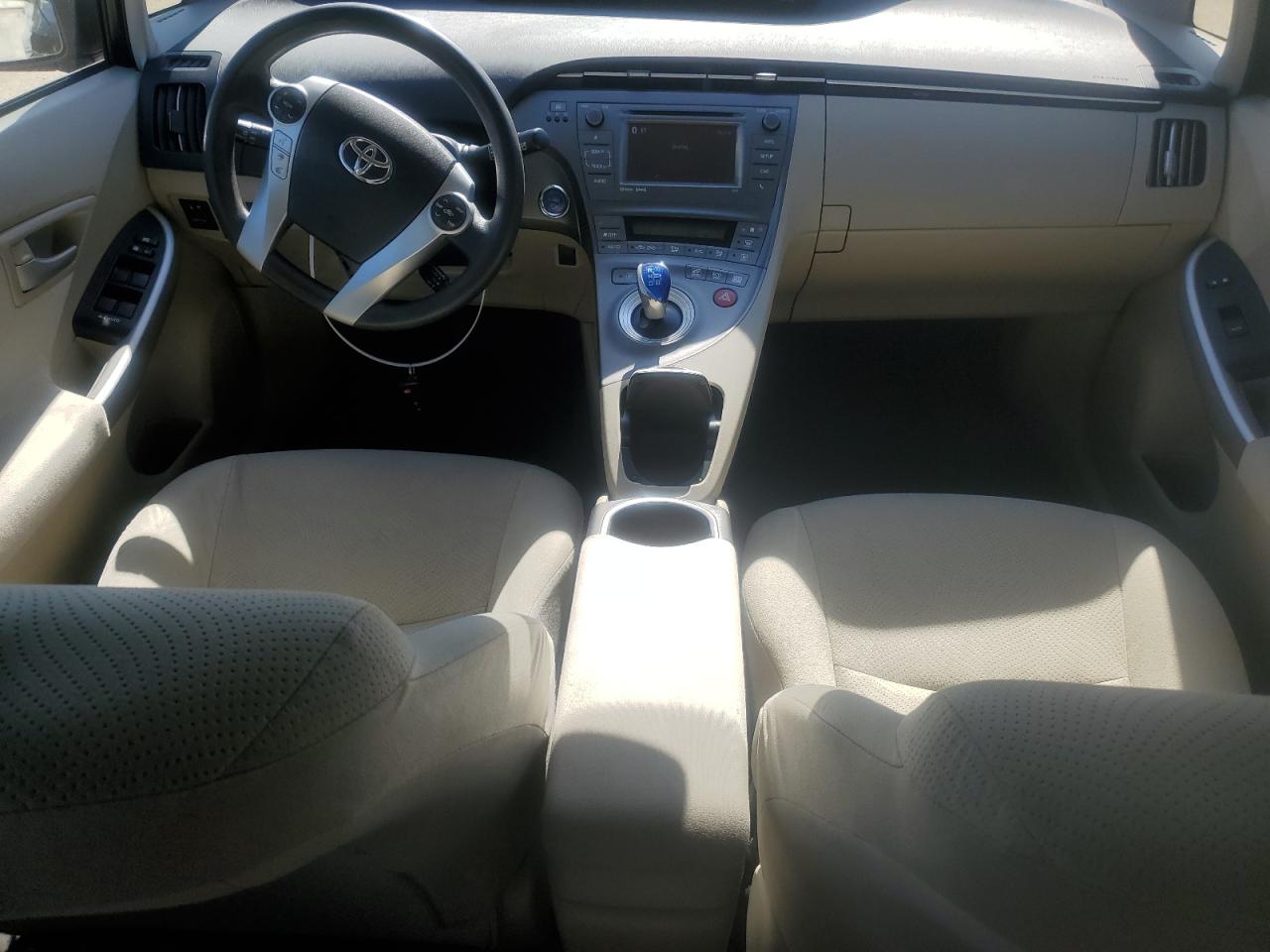 2012 Toyota Prius - Image 8