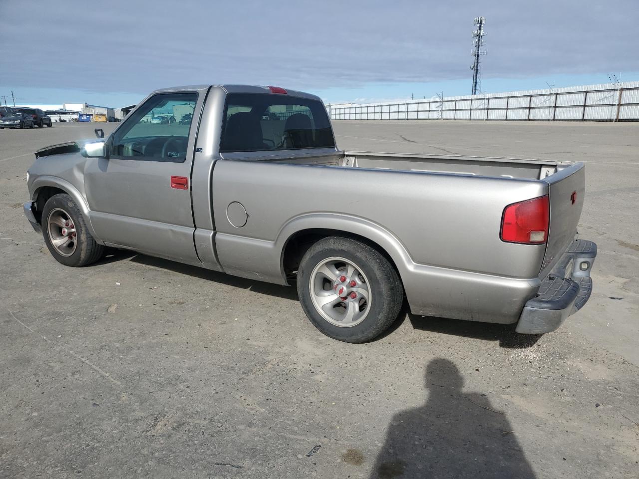 1998 Chevrolet S-10 Pickup - Image 2