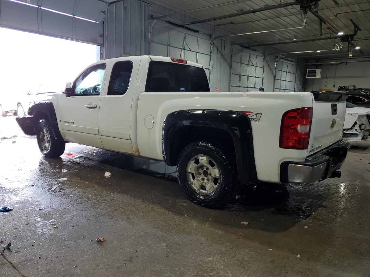 2008 Chevrolet Silverado - Image 2