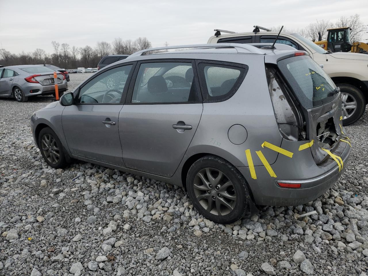 2012 Hyundai Elantra - Image 2