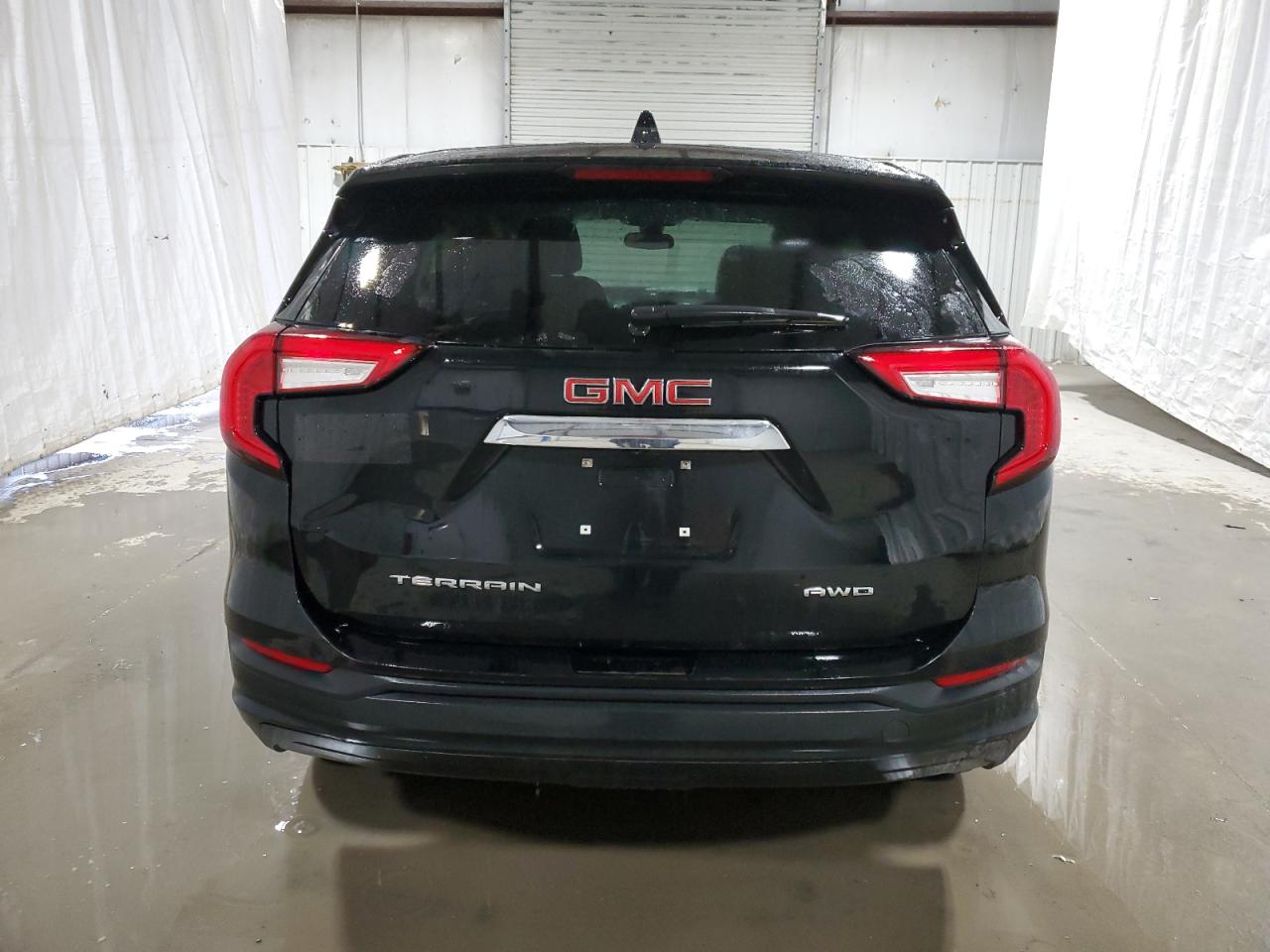 2022 GMC Terrain - Image 6