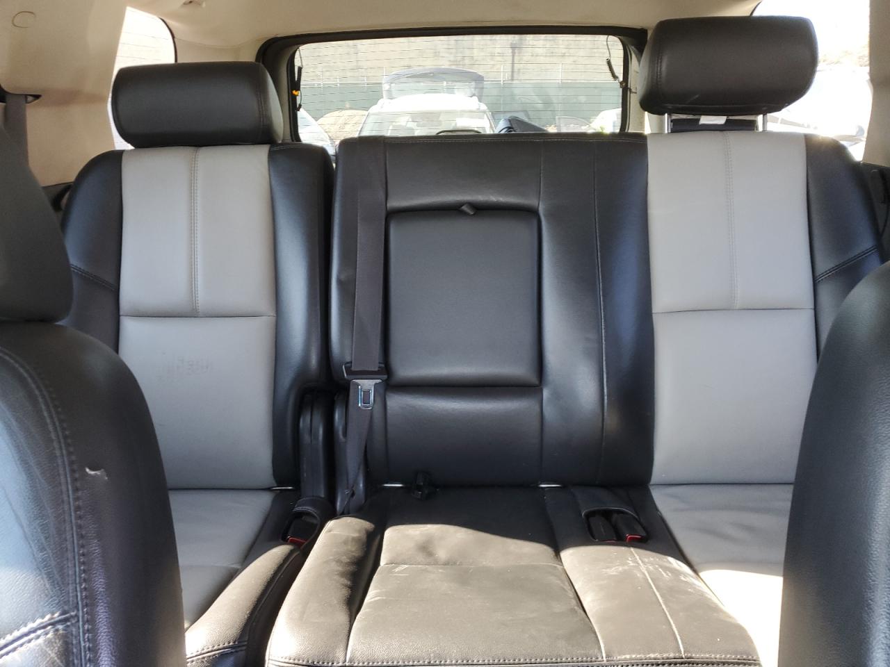 2007 Chevrolet Tahoe - Image 10