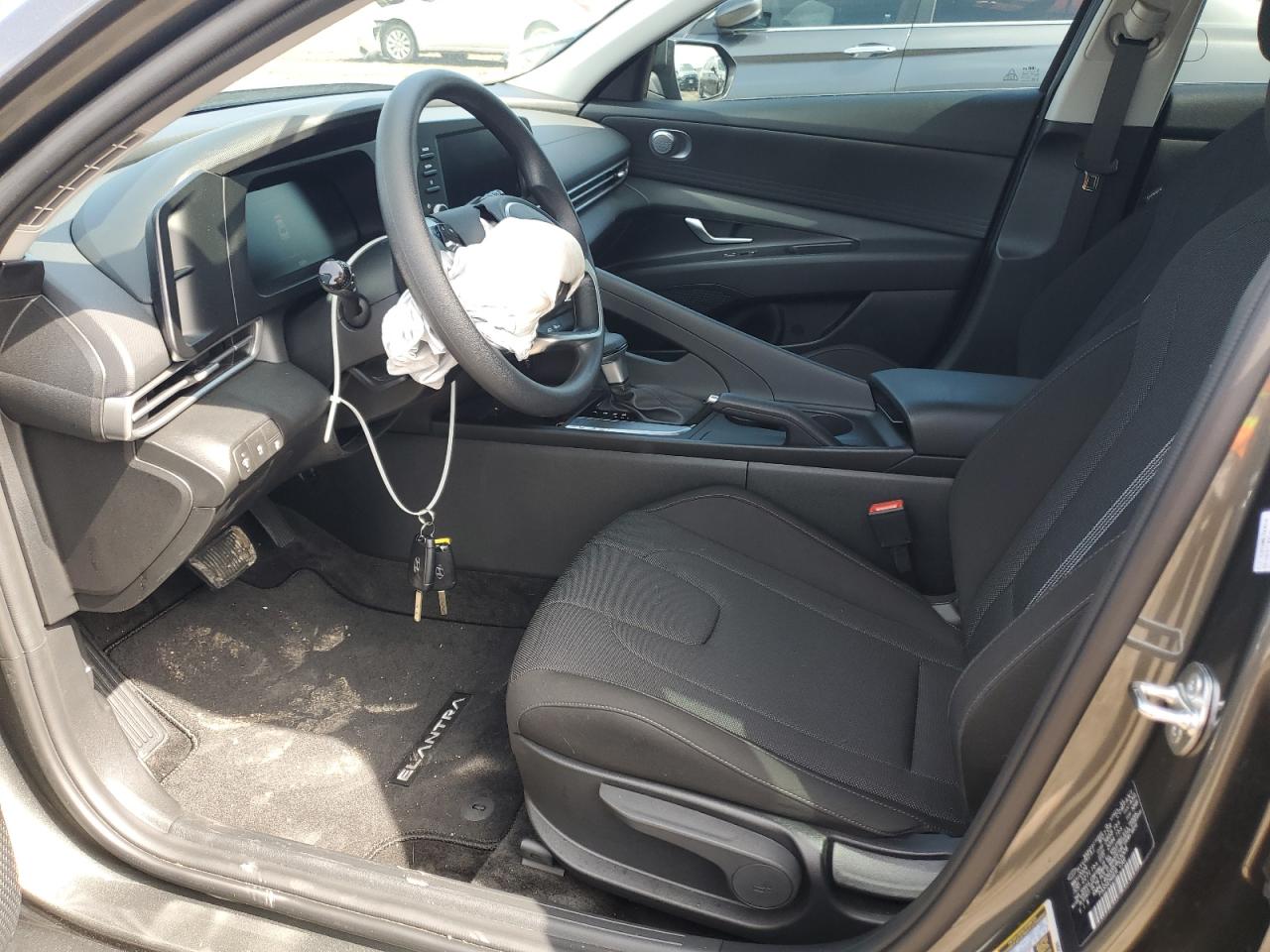 2024 Hyundai Elantra - Image 7