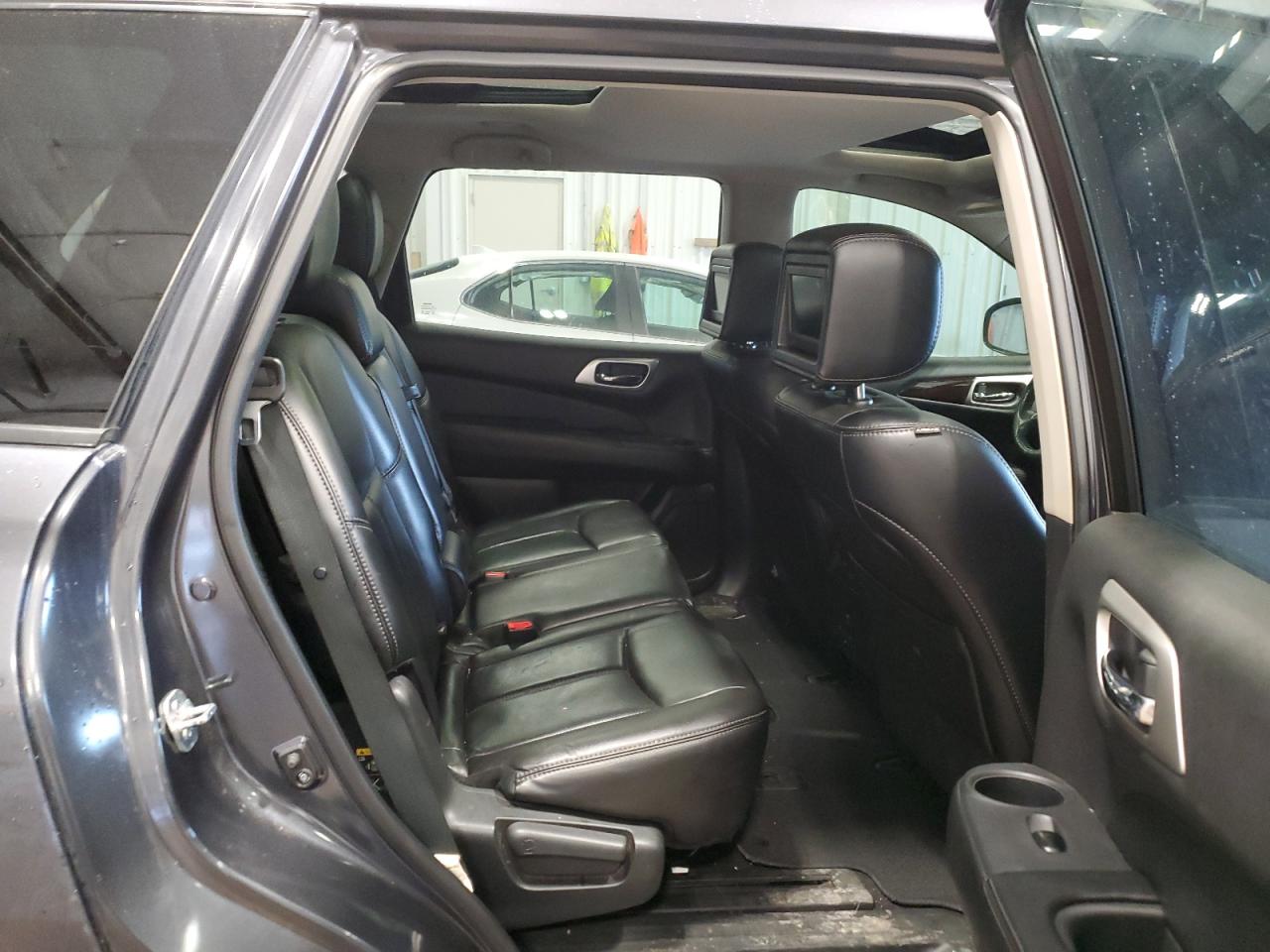 2014 Nissan Pathfinder - Image 11