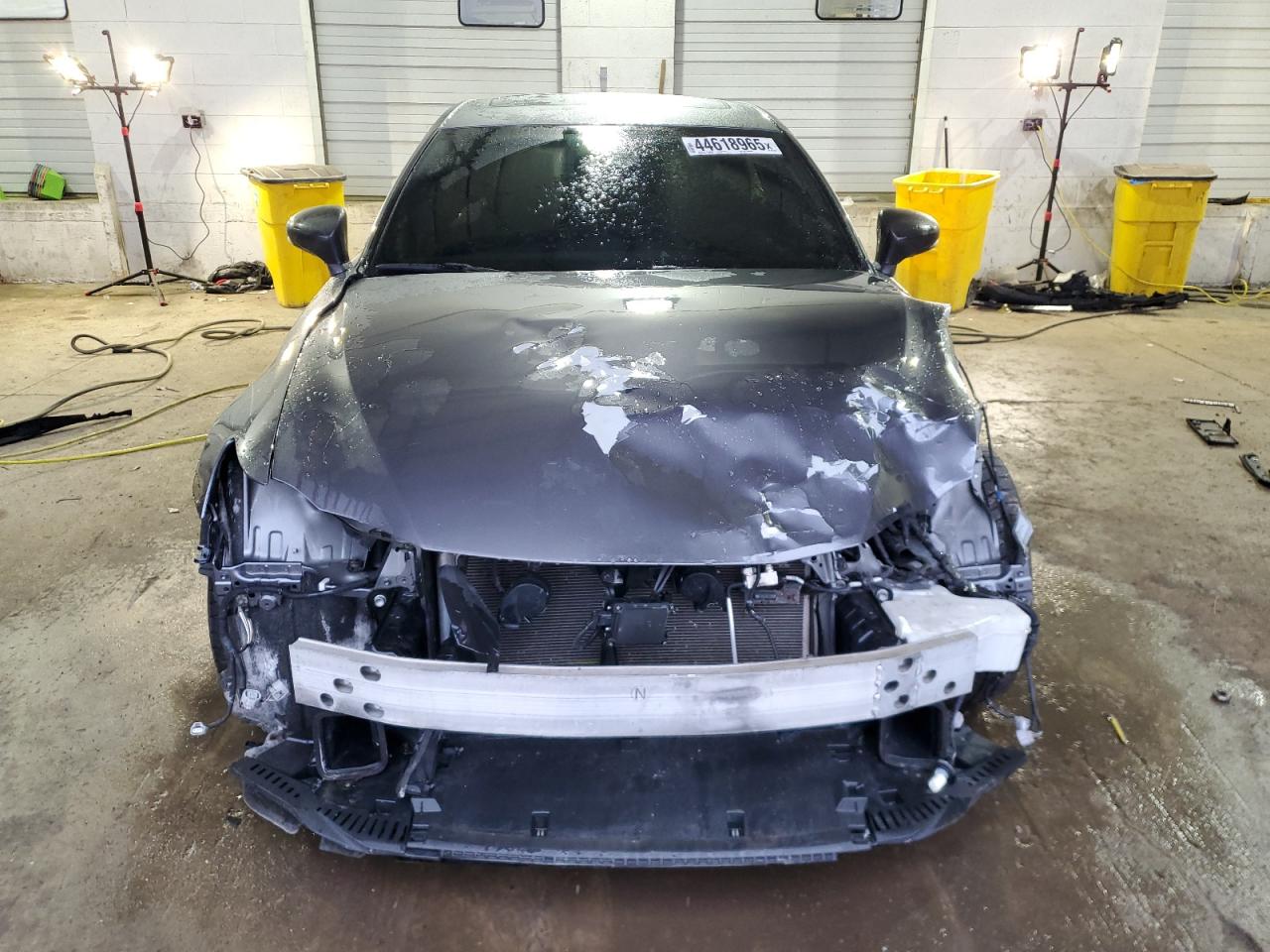 2016 Lexus IS - Image 5