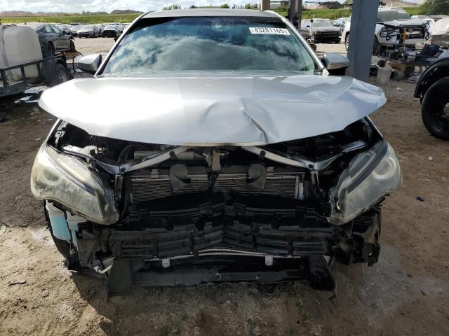  TOYOTA CAMRY 2015 Silver