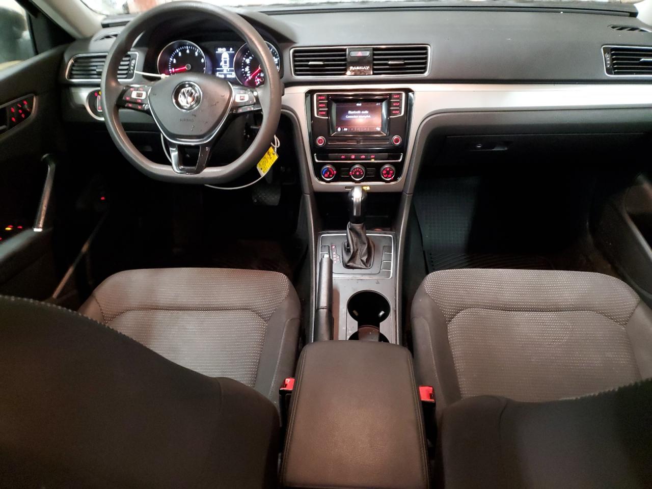 2018 Volkswagen Passat - Image 8