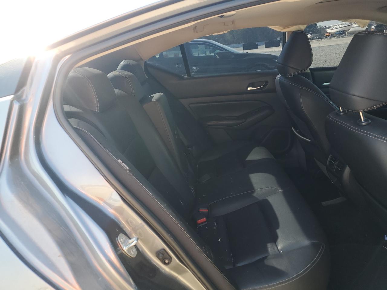 2019 Nissan Altima - Image 10