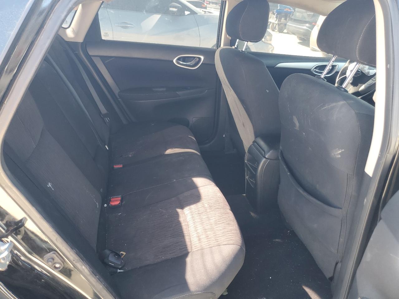 2015 Nissan Sentra - Image 10