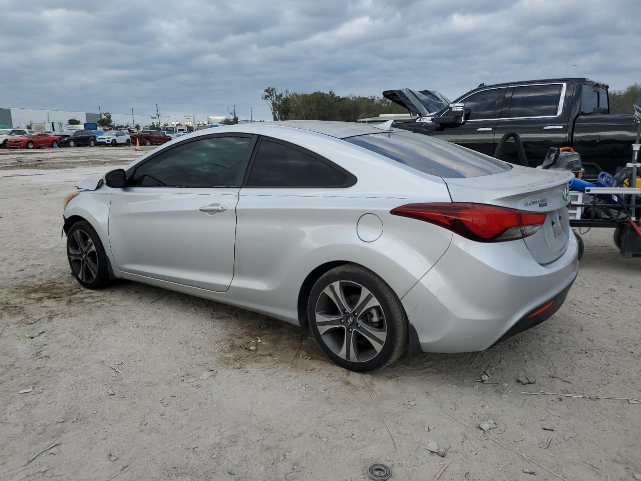 2014 Hyundai Elantra - Image 2